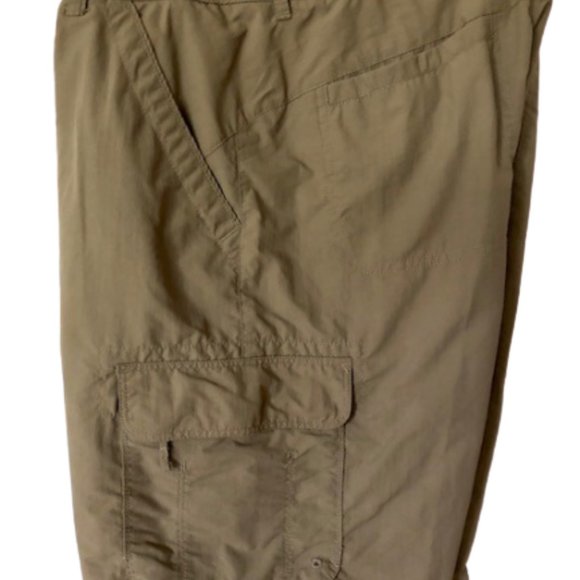 REI Khaki Quick Dry 8-Pocket Cargo Shorts  - 10 - Picture 2 of 9